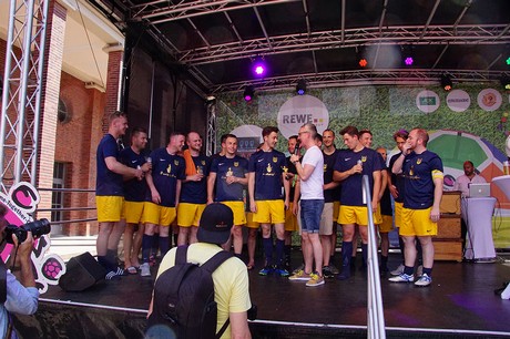 Com Together Cup